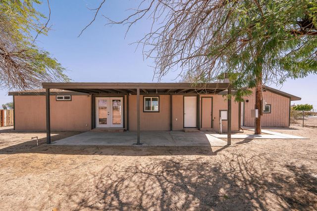 2327 Brentwood Avenue, Thermal, CA 92274