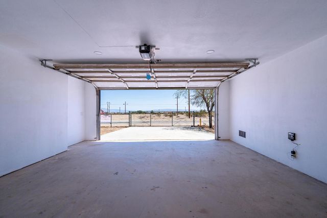 2327 Brentwood Avenue, Thermal, CA 92274