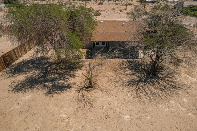 2327 Brentwood Avenue, Thermal, CA 92274