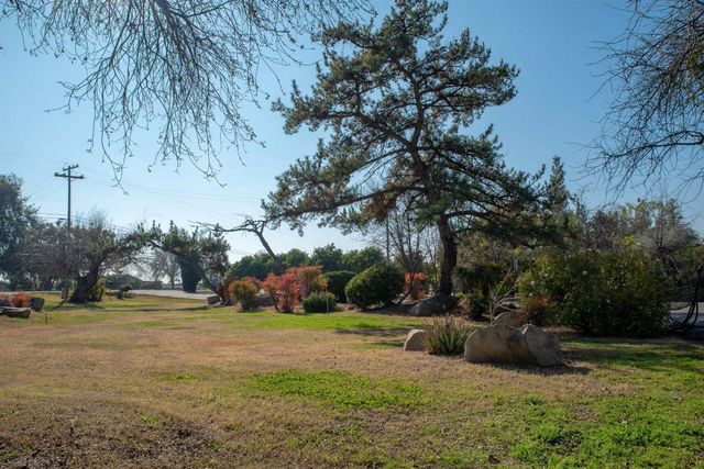 17366 E Belmont Avenue, Sanger, CA 93657