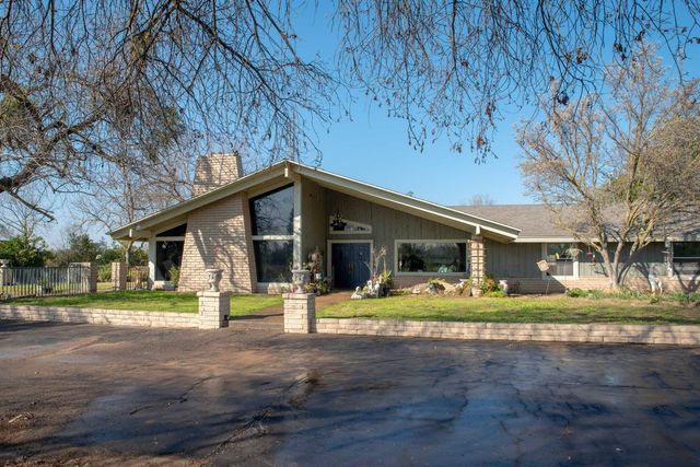 17366 E Belmont Avenue, Sanger, CA 93657