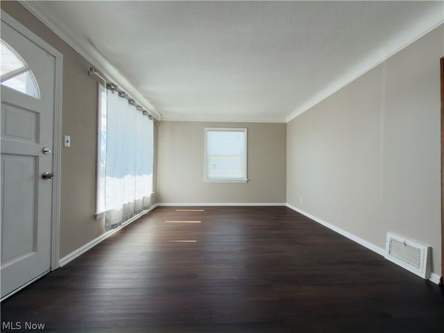 13009 Willard Avenue, Garfield Heights, OH 44125