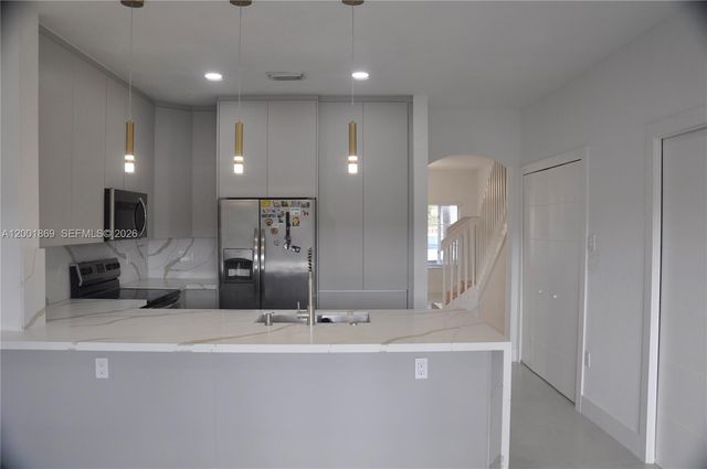 8261 NW 107th Ct 5-10, Doral, FL 33178