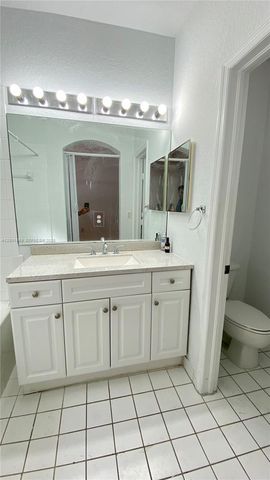 8261 NW 107th Ct 5-10, Doral, FL 33178