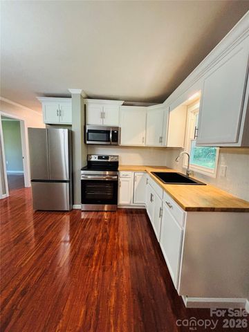 138 Oak Hill Drive, Forest City, NC 28043