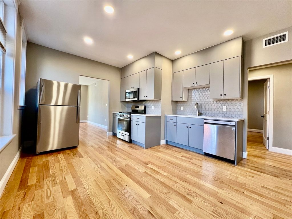 1914 Beacon St 3, Boston, MA 02135