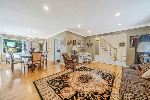 85-26 Palo Alto Street, Holliswood, NY 11423