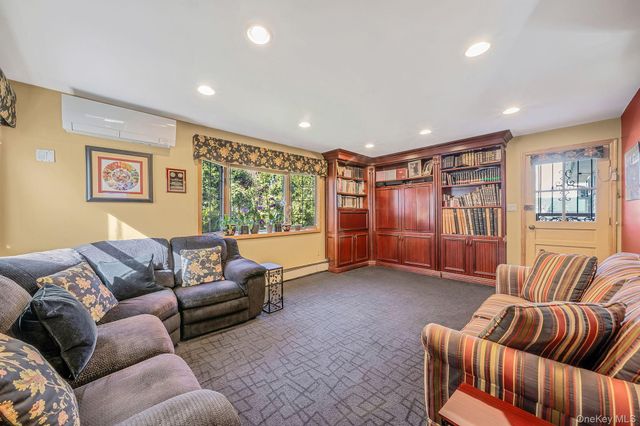 85-26 Palo Alto Street, Holliswood, NY 11423