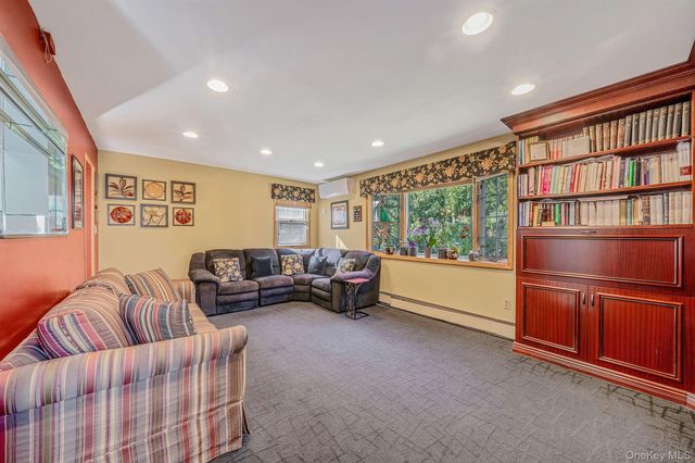 85-26 Palo Alto Street, Holliswood, NY 11423