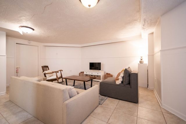 8213 Lake Street, River Forest, IL 60305