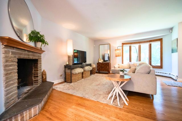 8213 Lake Street, River Forest, IL 60305