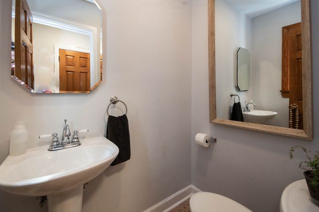 8213 Lake Street, River Forest, IL 60305