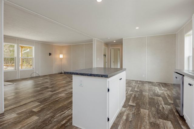 416 Bradford Road, Newport, NH 03773
