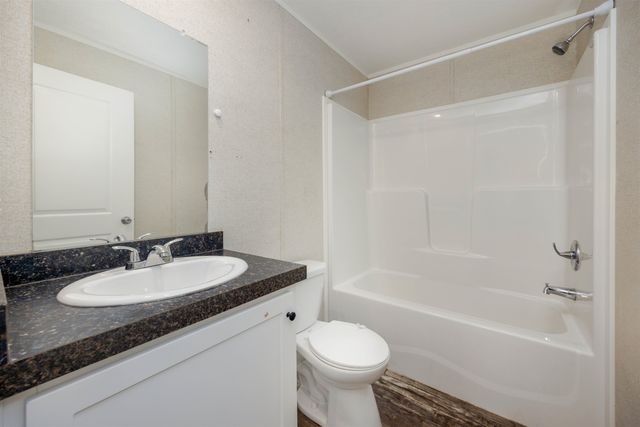 416 Bradford Road, Newport, NH 03773