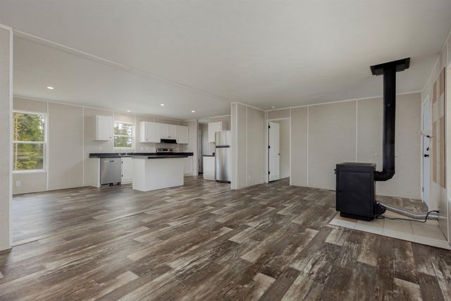 416 Bradford Road, Newport, NH 03773