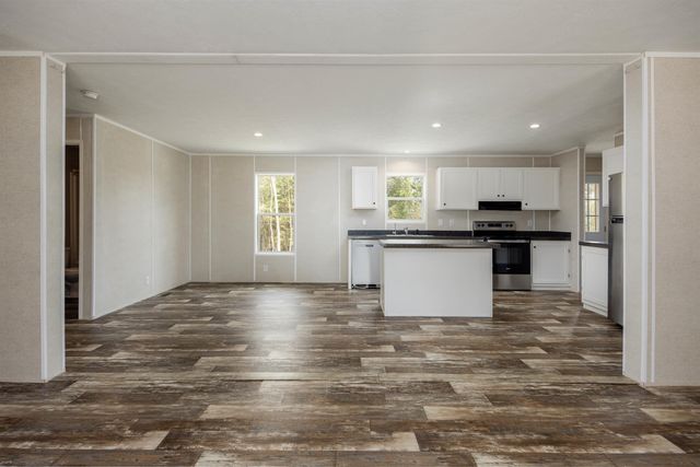 416 Bradford Road, Newport, NH 03773