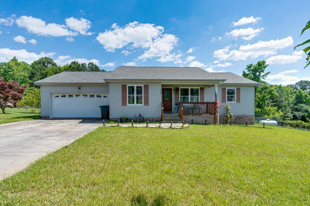 158 Pinewood Drive, Rock Spring, GA 30739