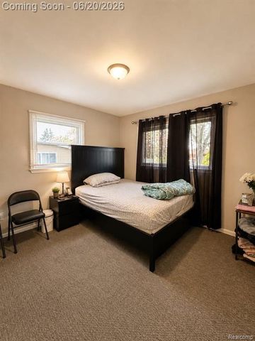 37542 Andrew Drive, Sterling Heights, MI 48312