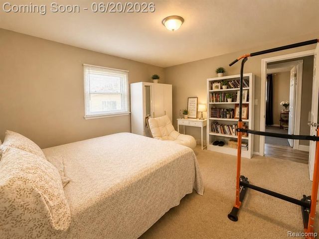 37542 Andrew Drive, Sterling Heights, MI 48312