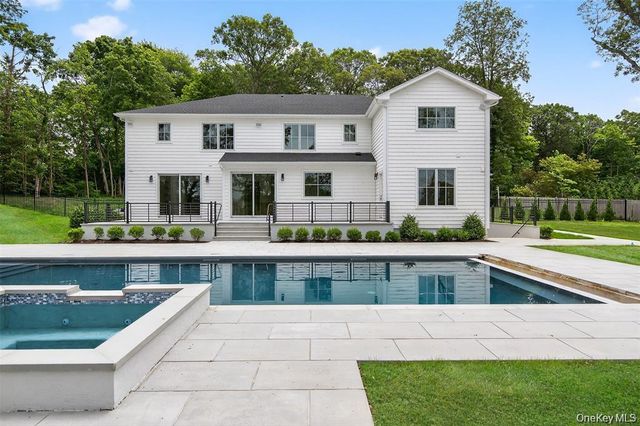 32 Pine Road, Syosset, NY 11791