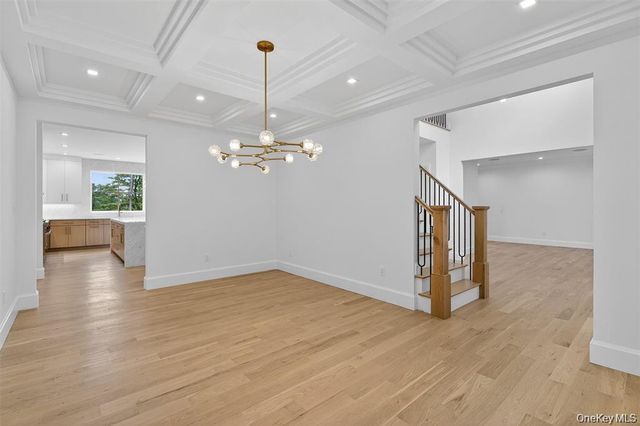 32 Pine Road, Syosset, NY 11791