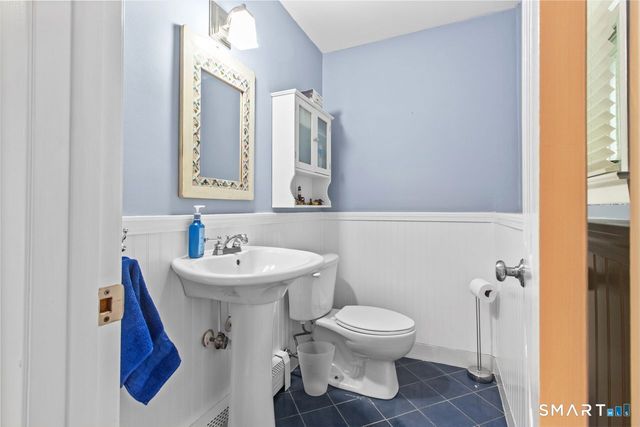 10 Grumman Avenue, Norwalk, CT 06851