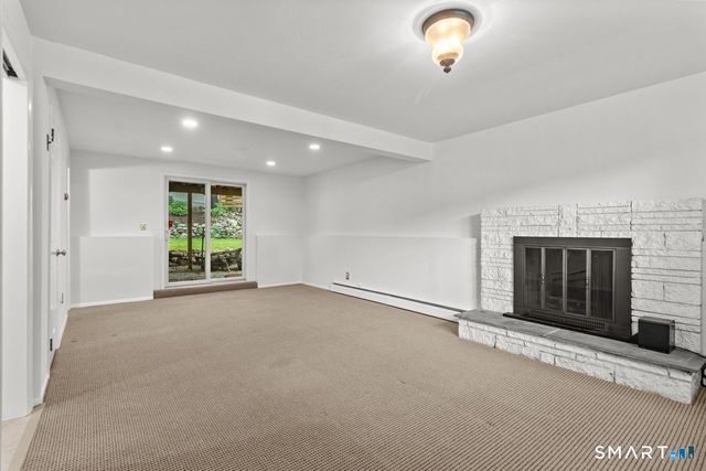 10 Grumman Avenue, Norwalk, CT 06851