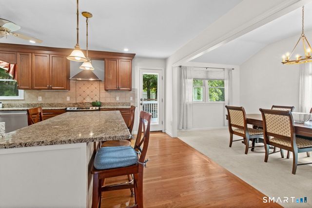 10 Grumman Avenue, Norwalk, CT 06851