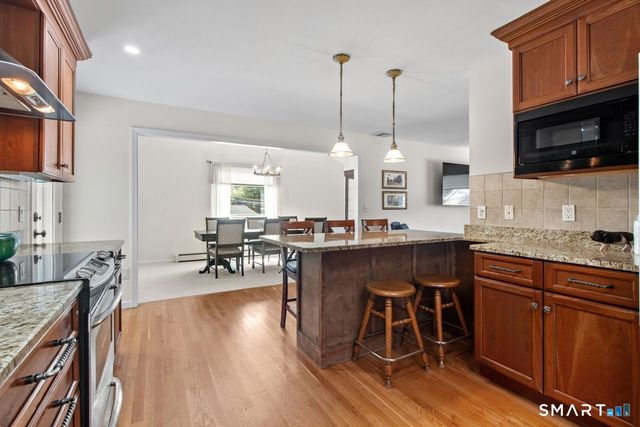 10 Grumman Avenue, Norwalk, CT 06851