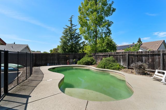 617 Grider Dr, Roseville, CA 95678
