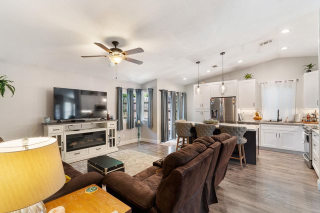 617 Grider Dr, Roseville, CA 95678