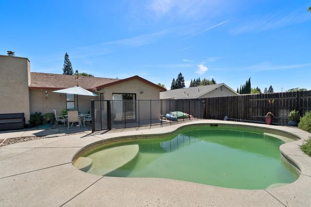 617 Grider Dr, Roseville, CA 95678