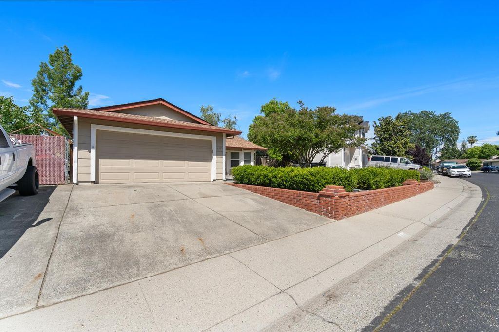 617 Grider Dr, Roseville, CA 95678