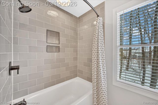 7480 Wyngate Drive, Independence Charter Township, MI 48348