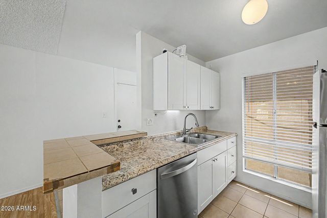 1701 W TUCKEY Lane 233, Phoenix, AZ 85015