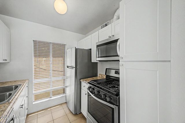 1701 W TUCKEY Lane 233, Phoenix, AZ 85015