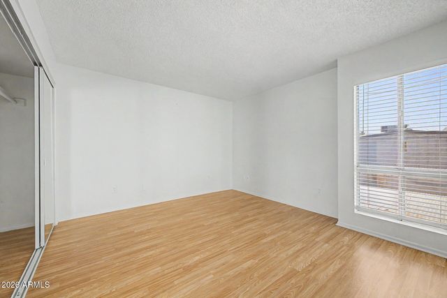 1701 W TUCKEY Lane 233, Phoenix, AZ 85015