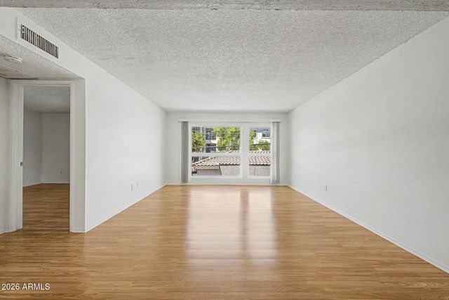 1701 W TUCKEY Lane 233, Phoenix, AZ 85015
