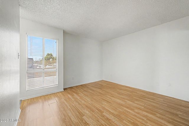 1701 W TUCKEY Lane 233, Phoenix, AZ 85015