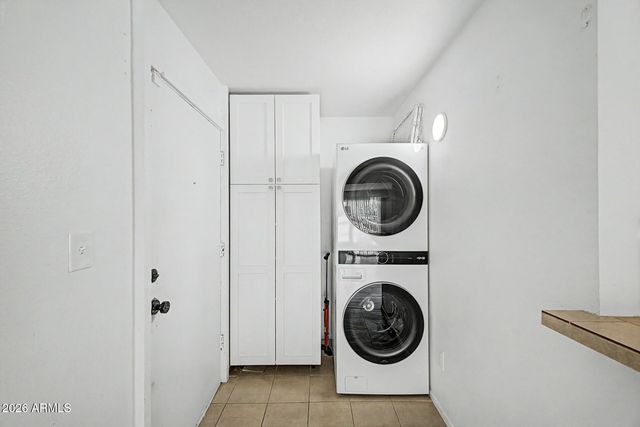 1701 W TUCKEY Lane 233, Phoenix, AZ 85015