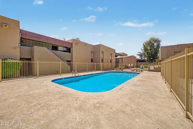 1701 W TUCKEY Lane 233, Phoenix, AZ 85015