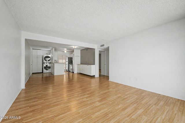 1701 W TUCKEY Lane 233, Phoenix, AZ 85015
