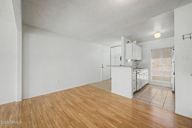 1701 W TUCKEY Lane 233, Phoenix, AZ 85015