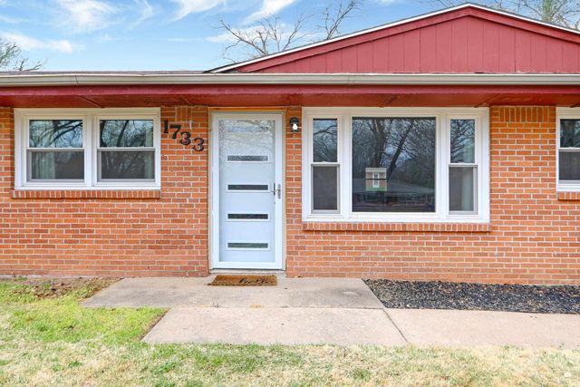 1733 Kenmar Drive, Manhattan, KS 66502