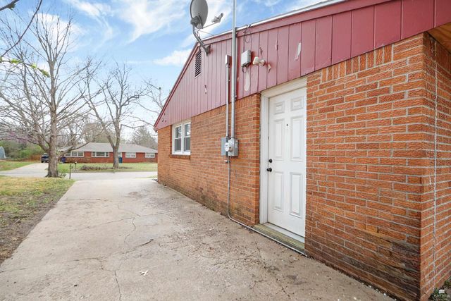 1733 Kenmar Drive, Manhattan, KS 66502