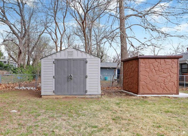 1733 Kenmar Drive, Manhattan, KS 66502