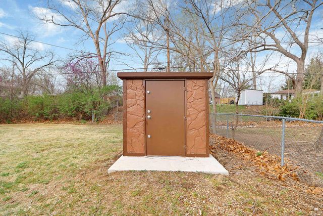 1733 Kenmar Drive, Manhattan, KS 66502