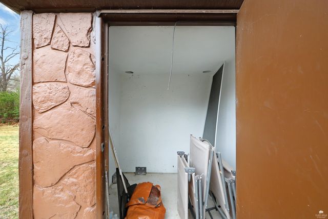 1733 Kenmar Drive, Manhattan, KS 66502