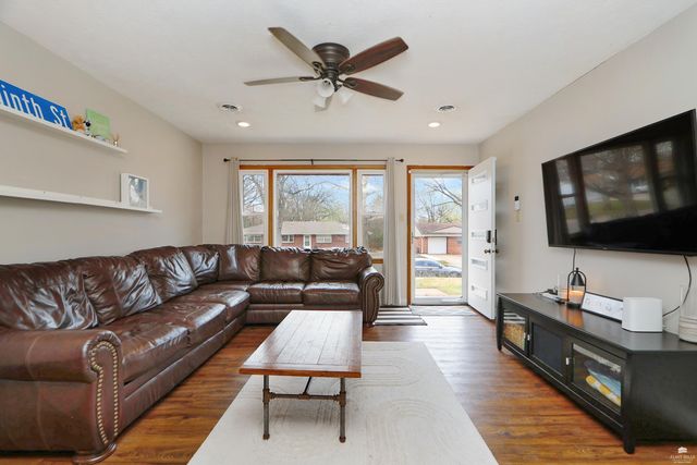 1733 Kenmar Drive, Manhattan, KS 66502