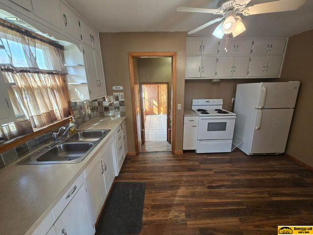 1902 High Street, Beatrice, NE 68310